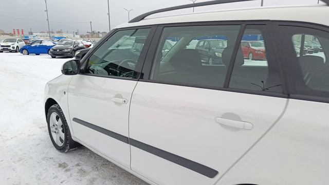 Skoda Fabia 1,4 л. Бензин МКПП  (86 л.с.) 2011