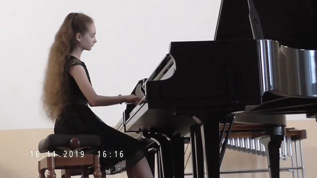 1. К.Черни - Этюд №44, op. 740, G-dur; 2. Ф. Шопен - Ф. Лист - "Желание".