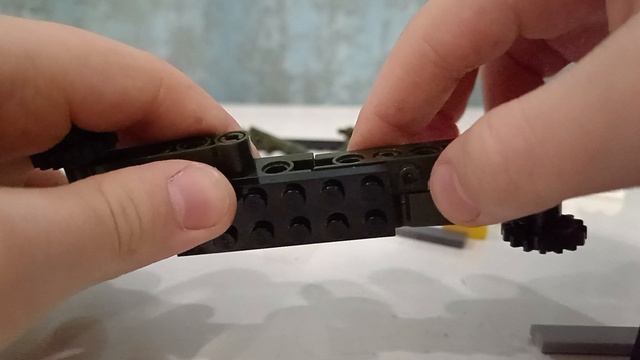 Собираю лего с наней