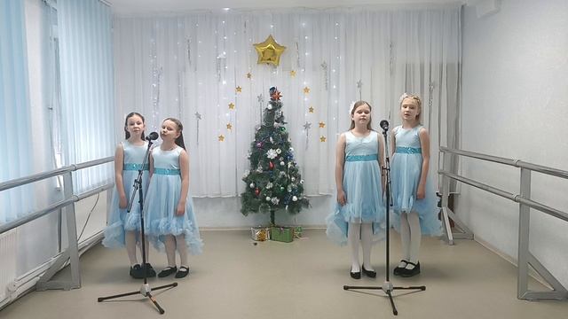 Вокальный ансамбль "Веселые нотки" песня "Рождество"