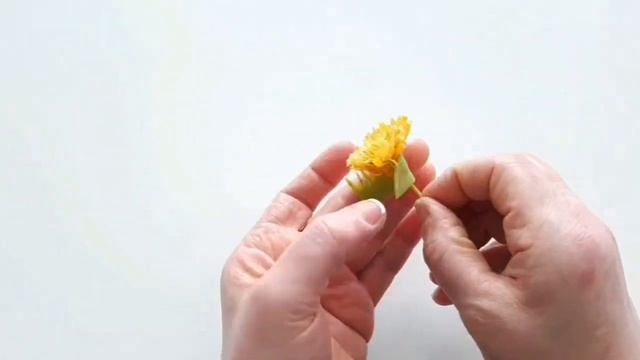 Одуванчик из гибкой мастики