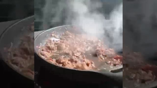 Макароны по-флотски с тушёнкой.