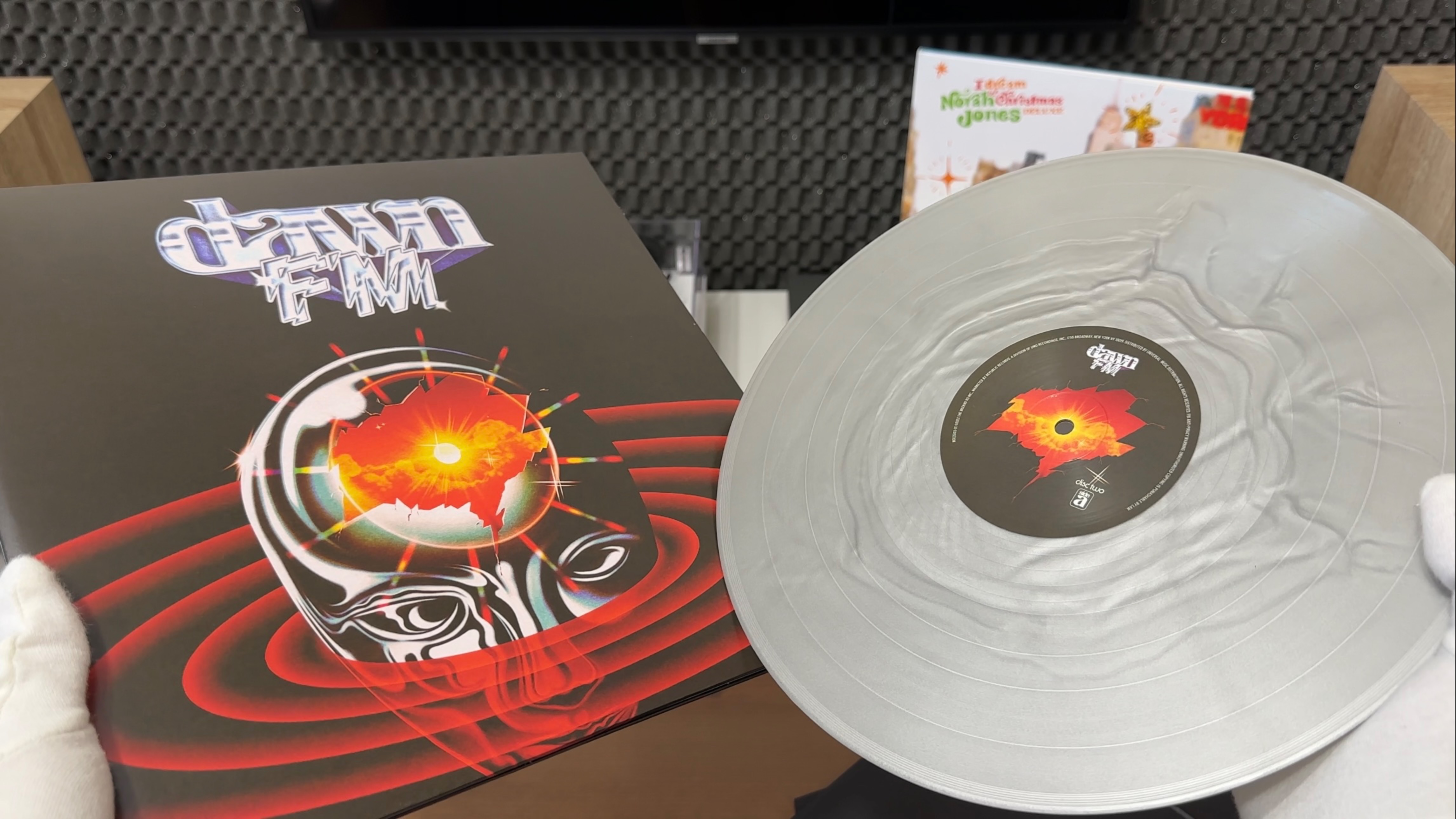 The Weeknd - Dawn FM (Limited Translucent Silver Vinyl) - Распаковка и обзор виниловой пластинки