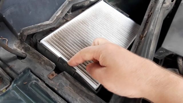 Как поменять салонный фильтр в Ниве Шевроле 2004г