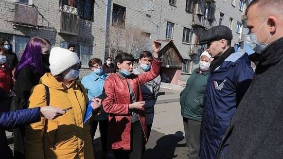 Большая прогулка по подвалу дома с представителями  администрации г.Тюмени и экспертами ОНФ