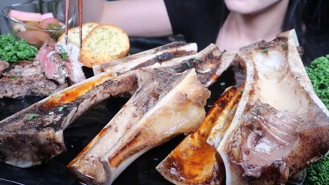신의 버터🧀 본 매로우 먹방 골수를 스테이크에 얹어서!!! 💛 BEEF BONE MARROW MUKBANG EATING SOUNDS モッパン