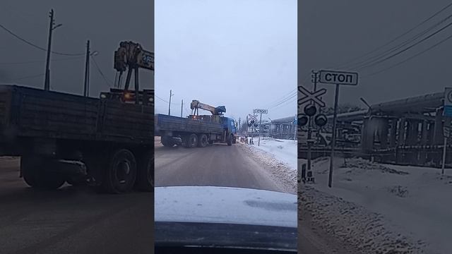 еду слушаю свою песню и...