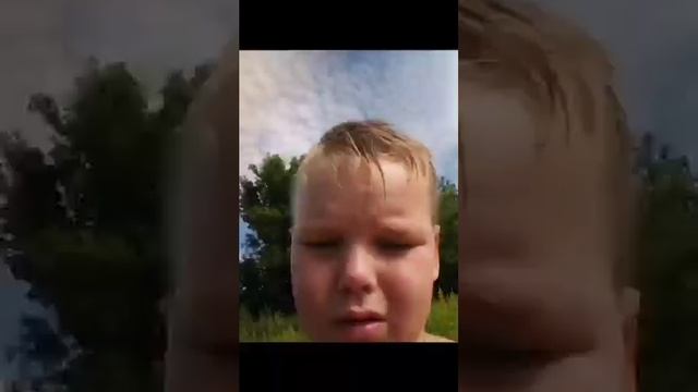 Юный  рыбак и блогер)