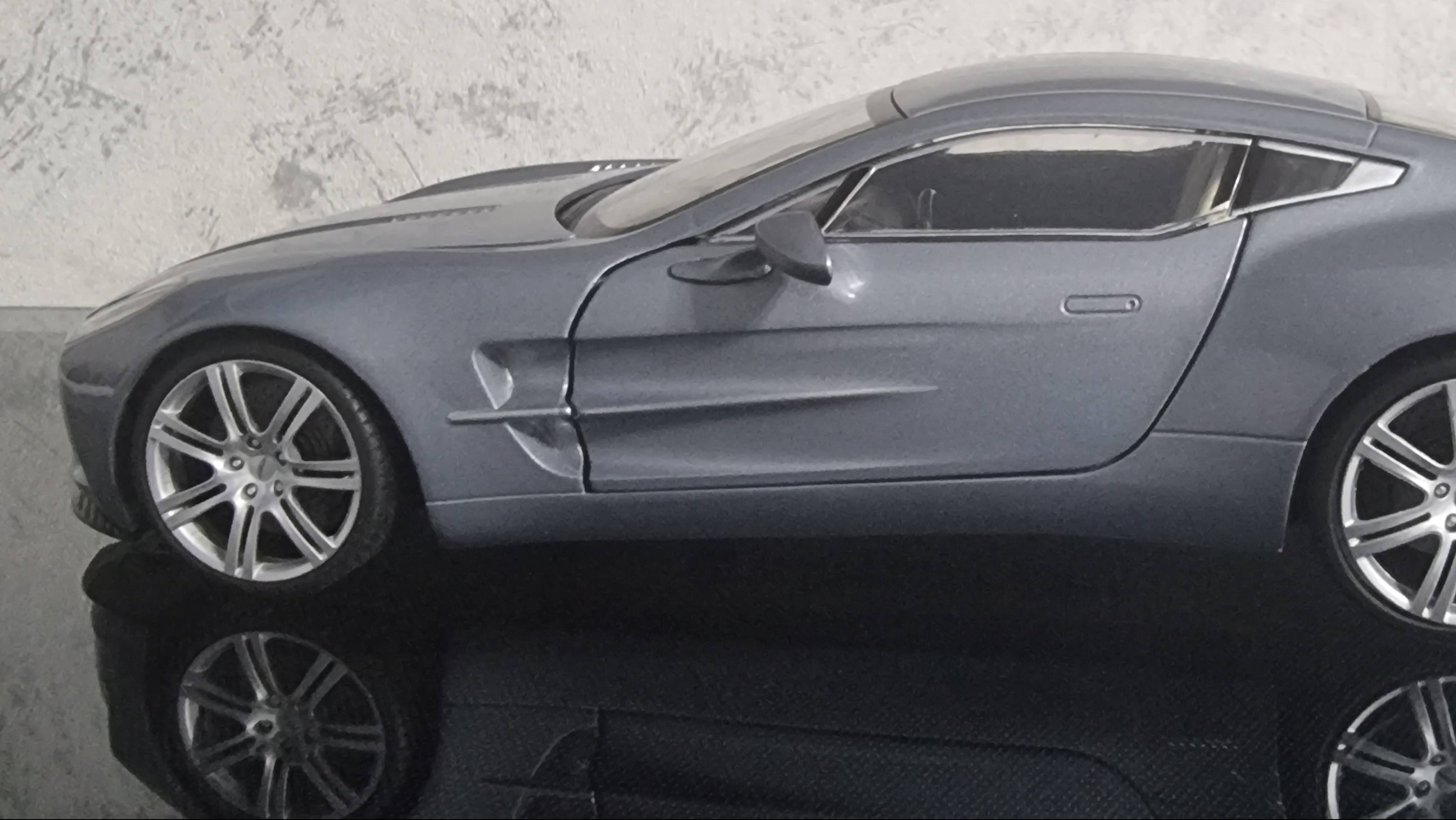 Aston Martin One-77  от Mondo Motors 1:18