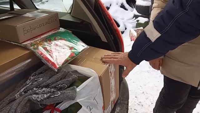 Приехали дорогие Лена и Юрий Привезли генератор, форму для ремонтных работ,протеиновые батончики