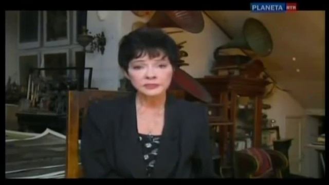 Белла Ахмадулина По улице моей который годflv.mp4