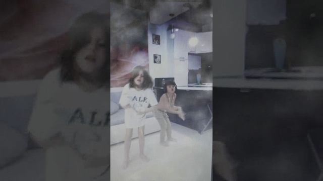 Когда Ютуб недоступен , развлекают внуки)))