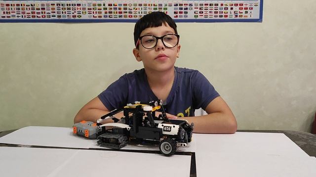 Полугусеничный грузовик - из Lego technic (Лего Техник) Часть 2