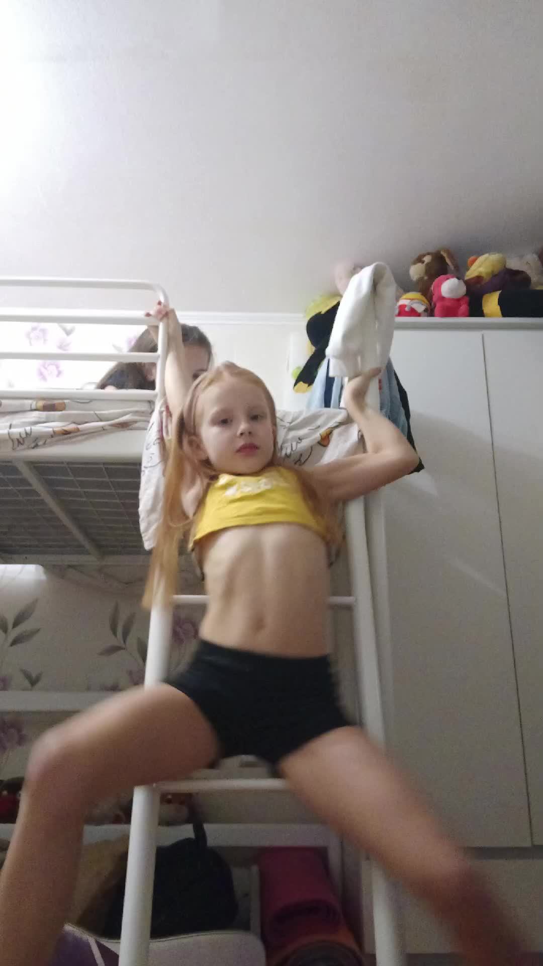 снимаю с сестрой