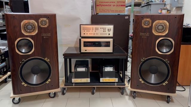 Предварительный усилитель accuphase C-240