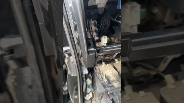 LC200 сигнализация заблокировала запуск авто(только удаление так как пульты и все данные утеряны)