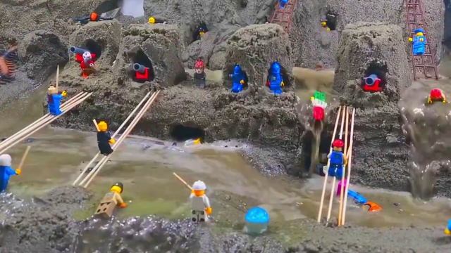 ЛЕГО ЖИТЕЛЕЙ ПЕСОЧНОГО ГОРОДА СМЫЛО ВОДОЙ ПРОРЫВ ПЛОТИНЫ