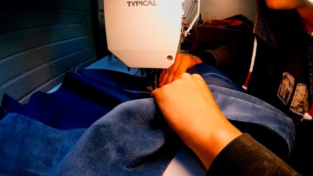 Door panel upholstery for Scania. Oviverhoilut scaniaan.