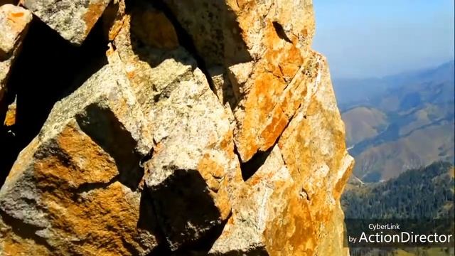 2016г. на горе Кумбель Казахстан фашистские кресты лезут в горы, но мы их затрем. 14-12-2024