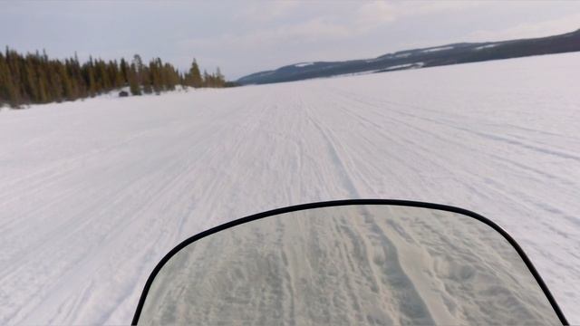 Швеция север, Storuman.
 - На снегоходе по замерзшему озеру