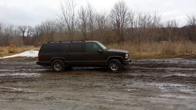 1996 gmc suburban mudding