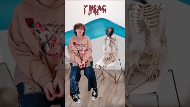Перед медицинским кабинетом