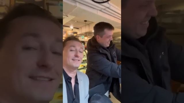 Сергея Безрукова узнают как Сашу Белого из Бригады