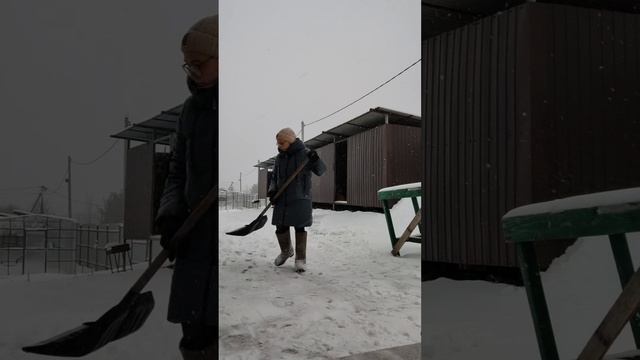 Снегоуборка #снегоуборщик #снег #лопата #зима #скороновыйгод
