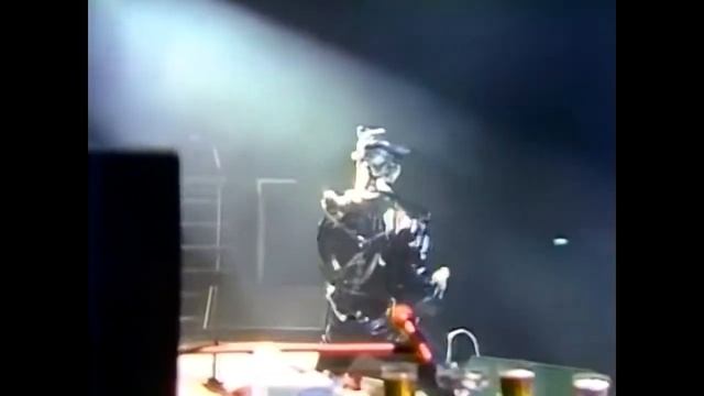 Luke Spiller As Freddie Mercury (We Will Rock You Fast Live With Queen)