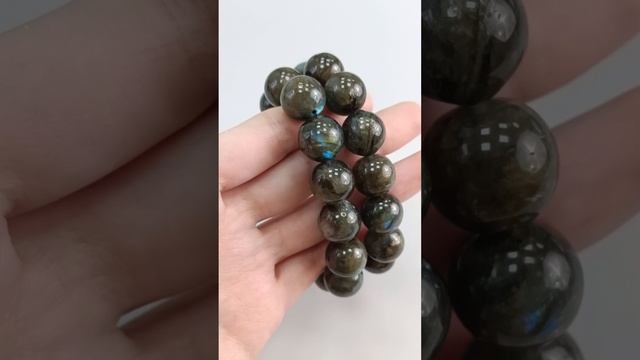 Браслет "Шар" Лабрадор 14мм.  Бусин в нити - 14шт. Цена - 950 ₽ На сайте : stones-shop.ru
