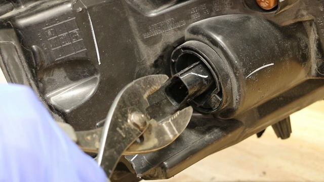 2019-2021 Jeep Cherokee Full LED Headlight Disassembly