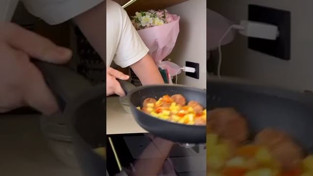 Восточный суп в сковороде.mp4