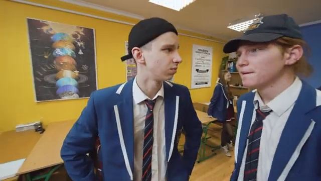 От первого лица: Школа 7  ЗАСКАМИЛИ УЧИЛКУ 😟 ПРИНЯЛИ МЕНТЫ 😱СЛИВ ФОТОК ВСЕЙ ШКОЛЫ ГЛАЗАМИ ШКОЛЬН