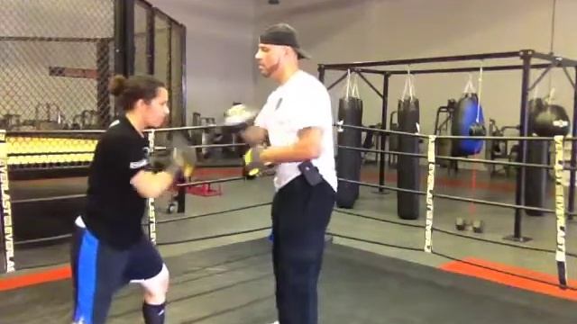 Coach Rick: The Sweet Science Boxing Mittology & Mayweather Style Focus Padwork Heavybag Training