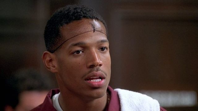 У тебя майонез на брюках, или это ты так рад...🤣😎