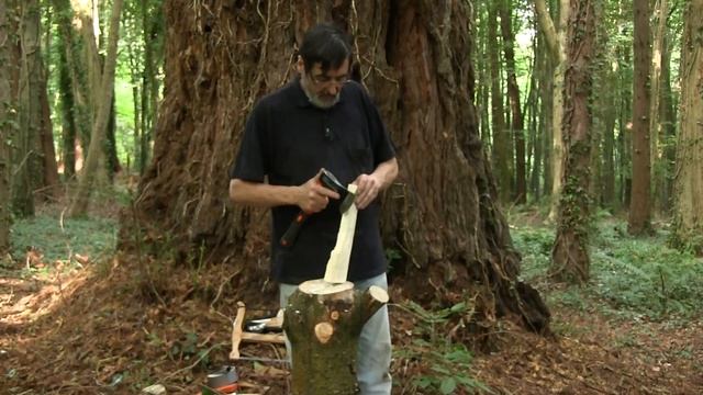 27. Carving a Spoon Using an Axe ｜ Paul Sellers