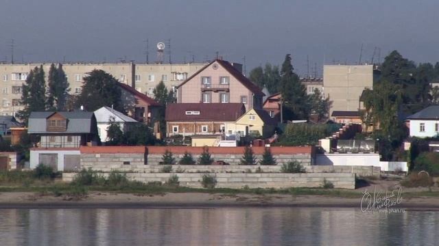 Путешествие выходного дня на теплоходе, потом пешком по живописным местам пригорода
