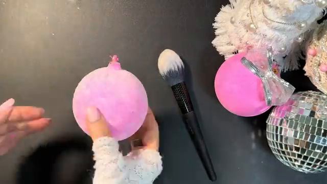 Своими руками декор к Рождеству 🎄бархатные шары из пенопластовые шаров и акриловых красок с содой🎄