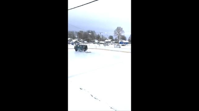 О том как.......     танцует на льду....