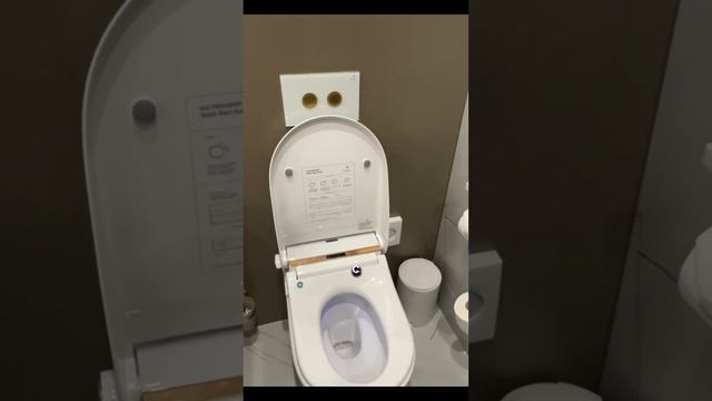 Умный унитаз, теперь ты видел все! Нескучный Сад #дизайнинтерьера #купитьапартаменты #недвижимость