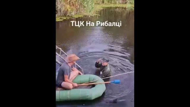 Мем_ Охотники за жизнями и в огне и в воде...