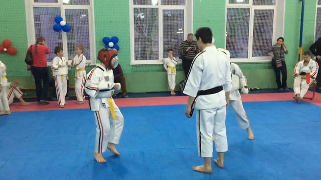 Рязанка 12.2016 Петр Рыбас (красный шлем) 2 бой