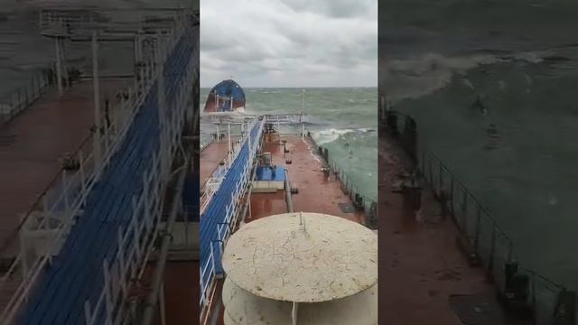 КРУШЕНИЕ ТАНКЕРА В КЕРЧЕНСКОМ ПРОЛИВЕ