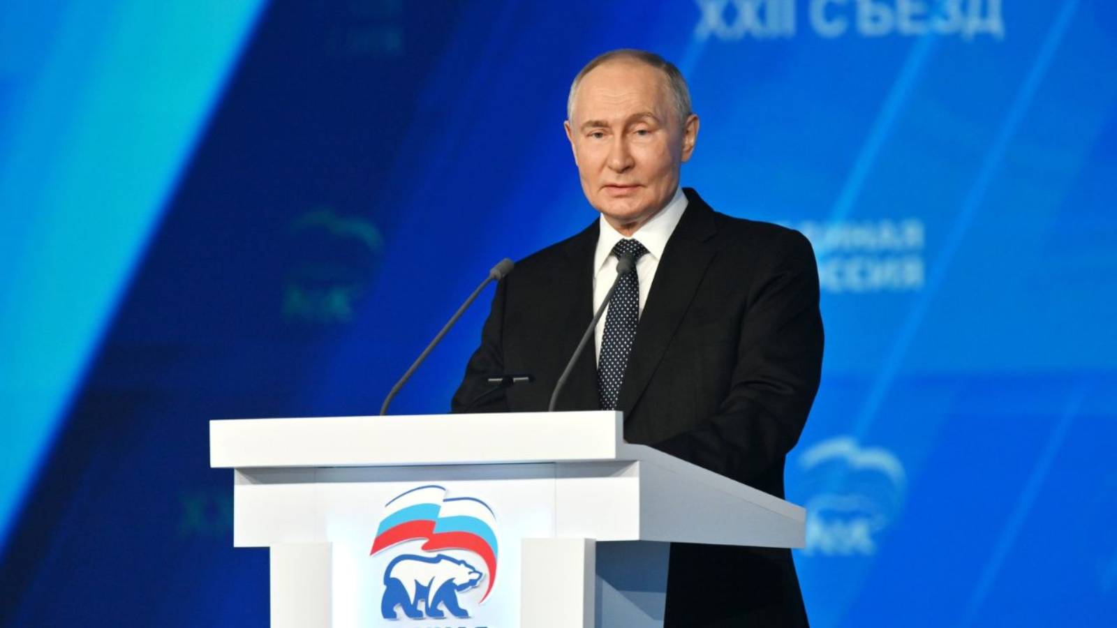 Путин: Российские власти должны каждый шаг сверять с мнением людей