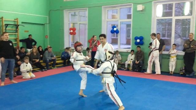 Рязанка 12.2016 Петр Рыбас (коасный шлем) 1 бой