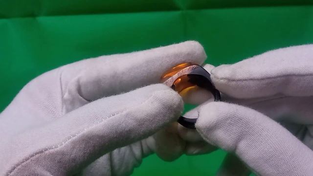 Высокое кольцо из дерева (черный граб) и эпоксидной смолы "Дар солнца"