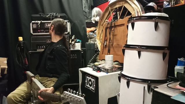 Электрогитара V - 101