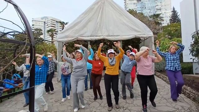 Шим-шам у Дерева Дружбы в Сочи