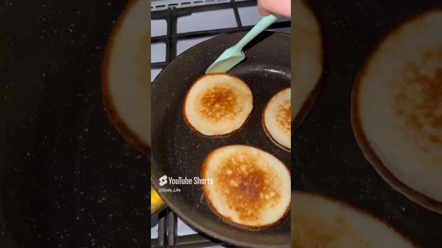 Очень вкусные оладушки 🥞 на кефире 🥛, всем приятного аппетита 😋👋