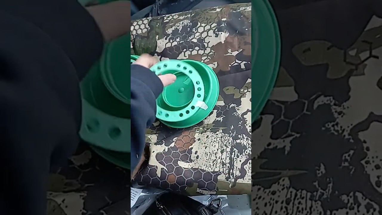 Поилка для перепелят, чтобы не тонули.